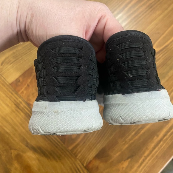 Women’s Black and White Zee Alexis Woven Sneakers - Picture 5 of 8